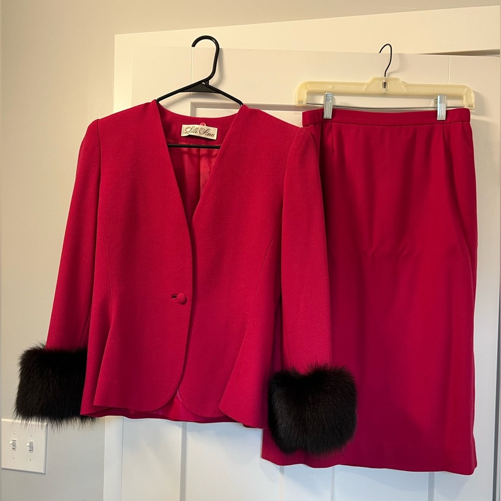 Lilli Ann vintage pink one button suit with fur